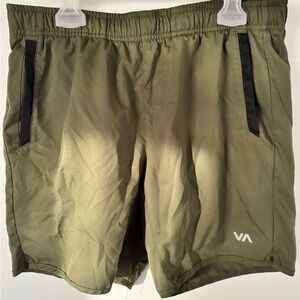 Men’s Medium 7” RVCA Shorts
